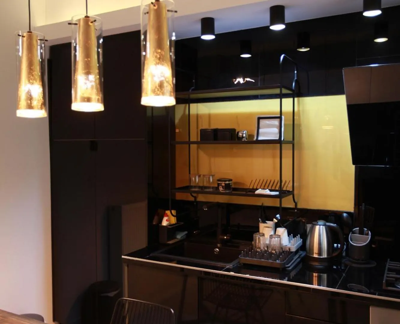 Apartment Yellow Black Magic Thessaloniki